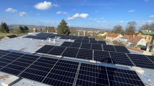 Fotovoltaika na střechách MŠ a ZŠ